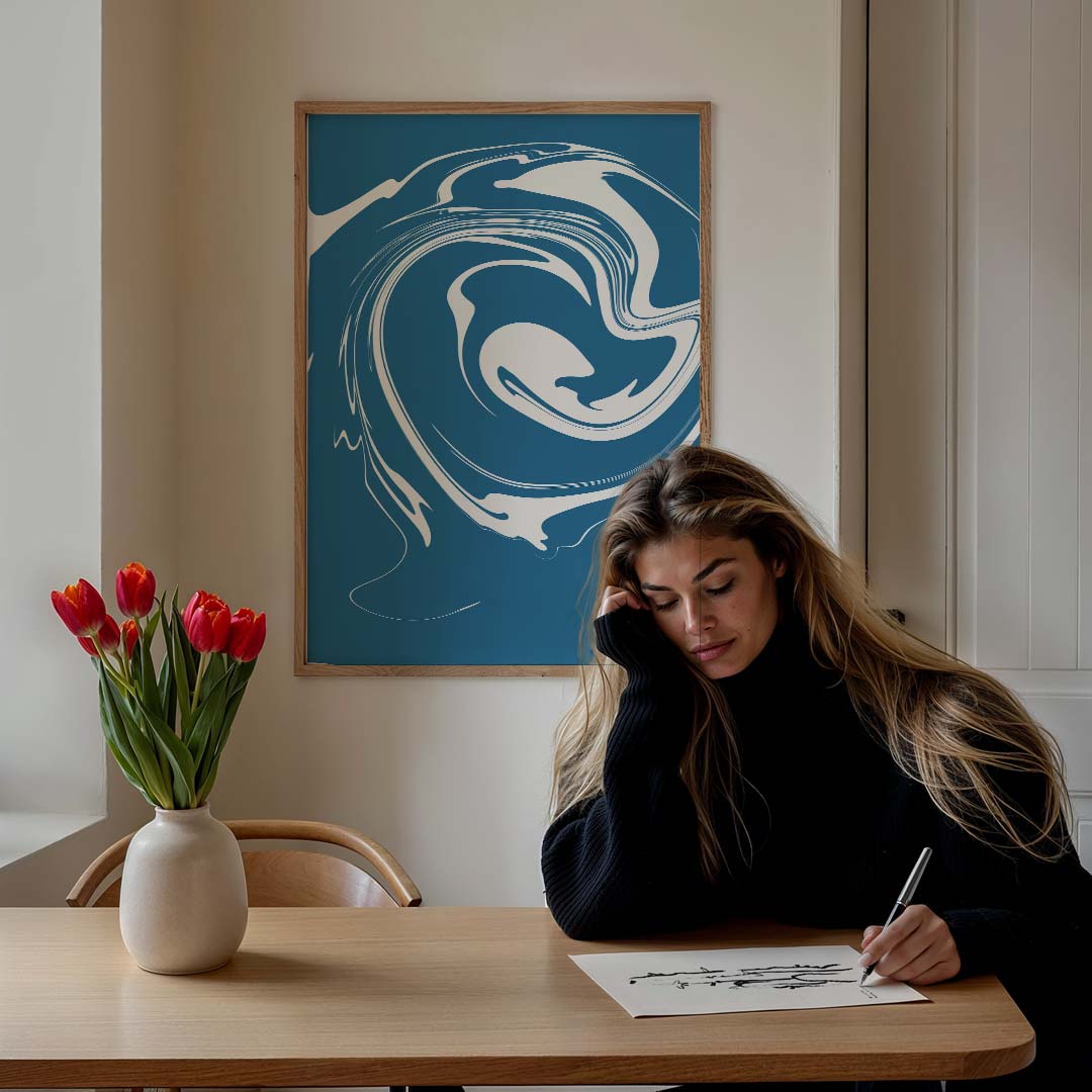 Abstracte Blauw-Zwarte Swirl – staande muurposter met kleurrijke abstracte vormen