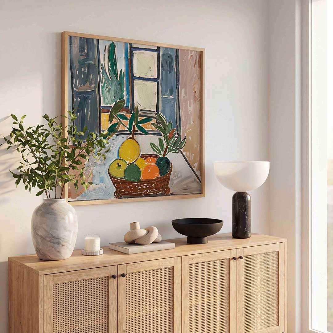Fruitmand bij raam – kunst en design poster in vierkant formaat