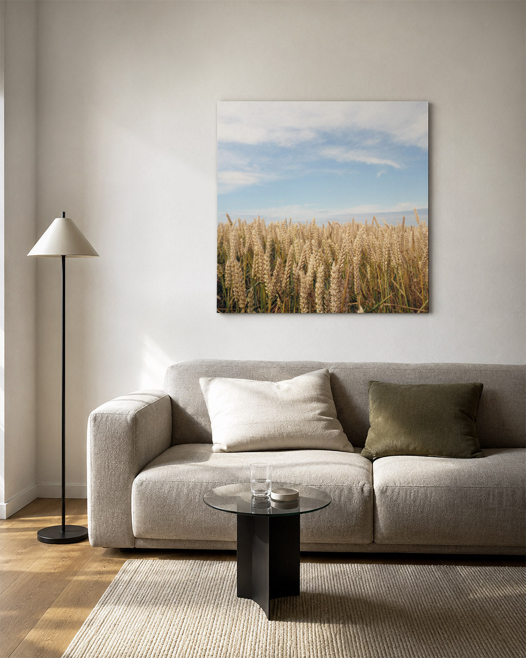 Gouden tarweveld kunstwerk – vierkante wanddecoratie – deze kunstwerk toont een uitgestrekt tarweveld onder een heldere
