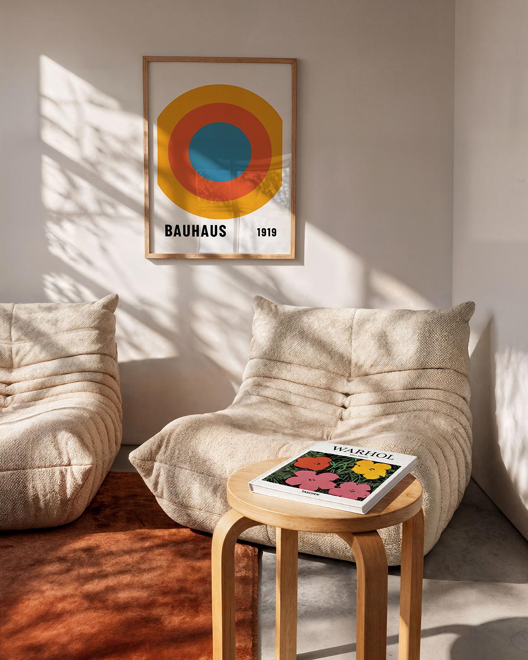 Cirkelvormen en kleur – geometrische Bauhaus poster in staand formaat