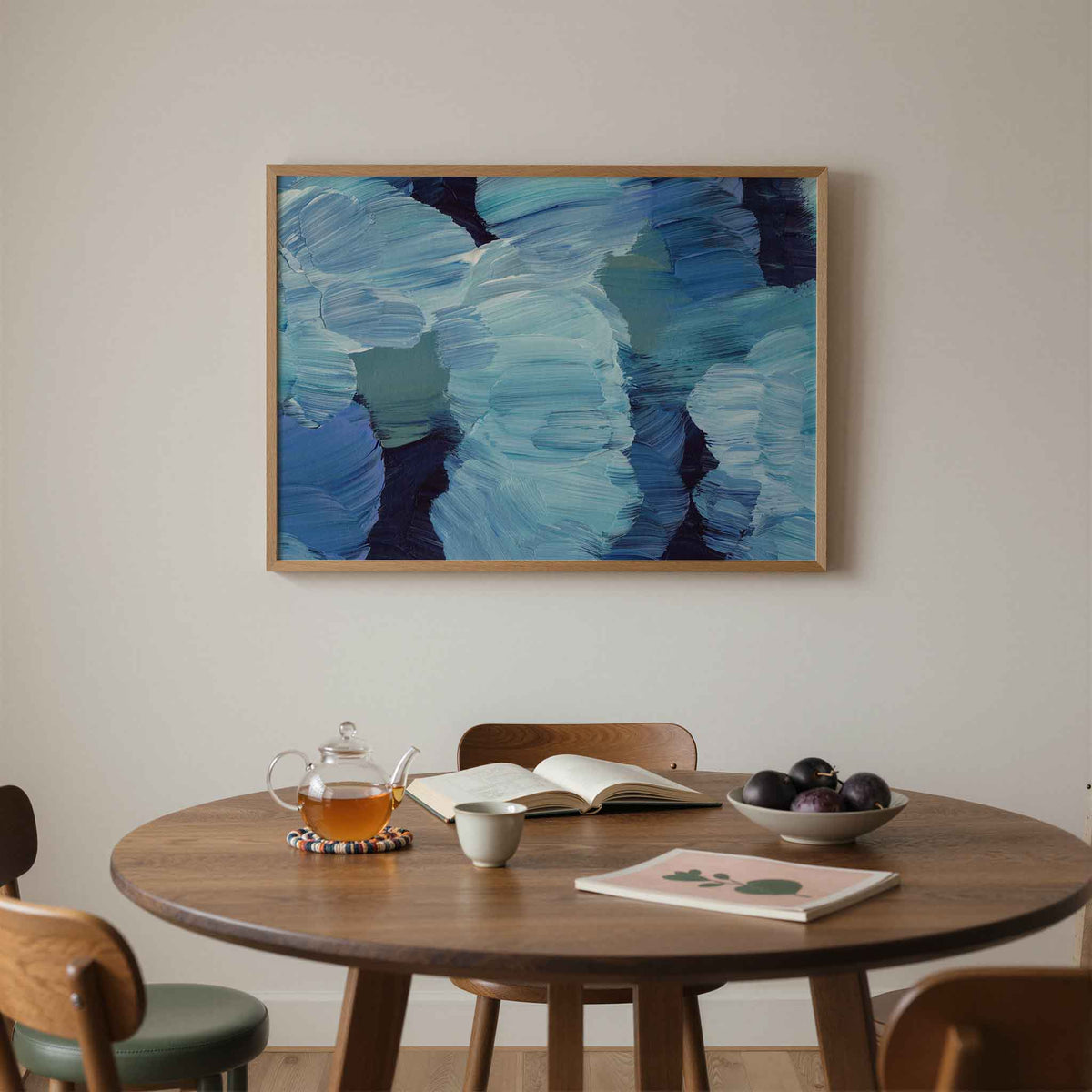 Blauwe penseelstreken – liggende schilderkunst wanddecoratie van WallArtistic