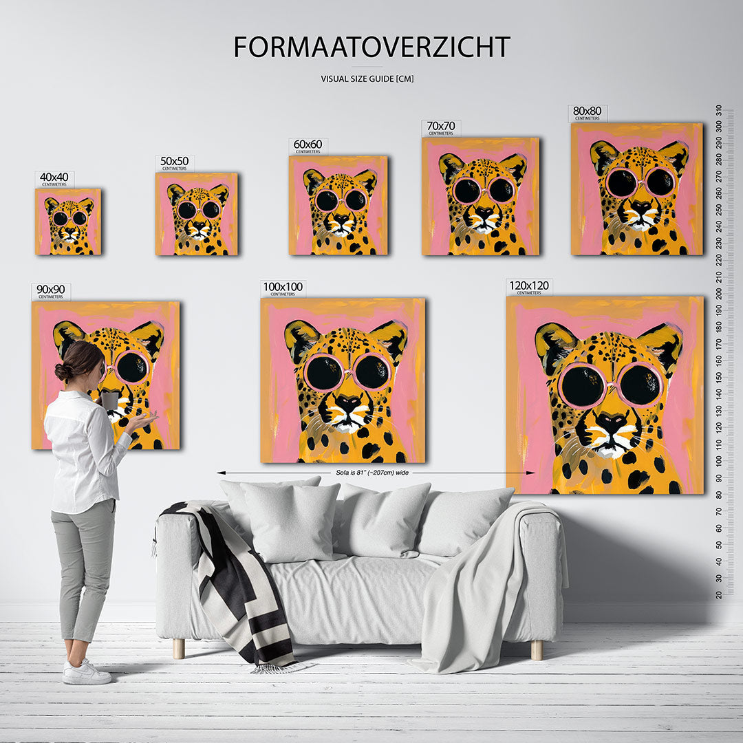 Speelse luipaard portret kunstwerk – sfeerbeeld – dit kunstwerk toont een luipaard met grote, ronde zonnebril. De achtergrond
