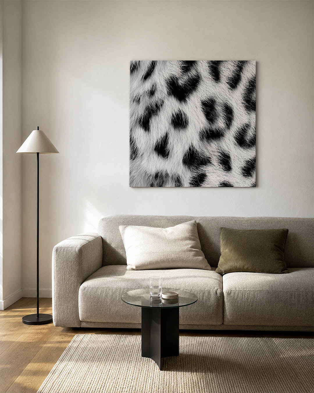 Dierlijke patronen kunstwerk – detailweergave – dit werk toont een dynamisch patroon van zwarte vlekken op een witte