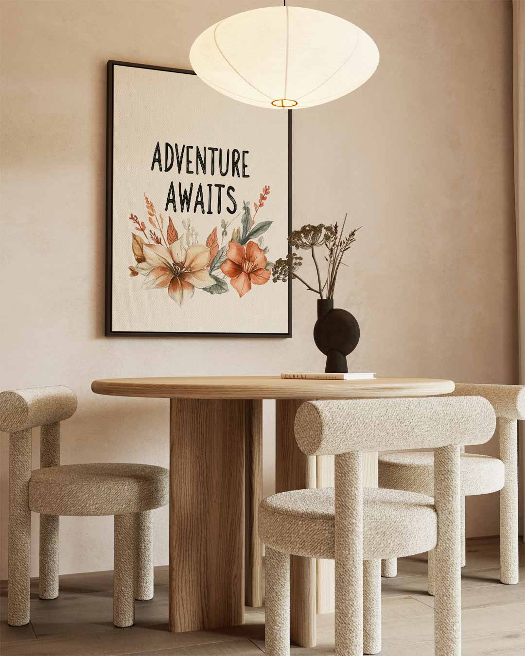 Adventure Awaits Bloemenkunst – kunstwerk met zwarte baklijst