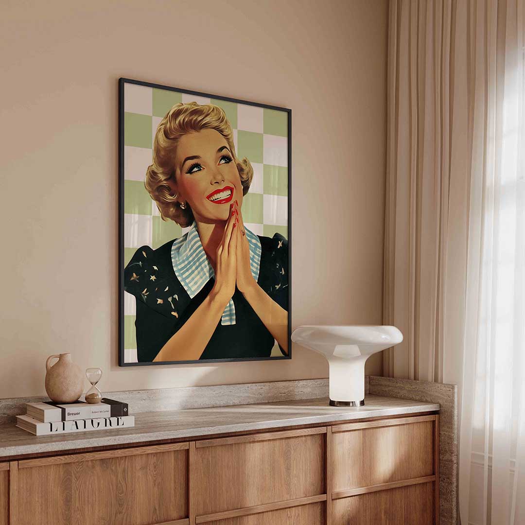 Vrouw met geblokte achtergrond – kleurrijke Pop Art poster in staand formaat