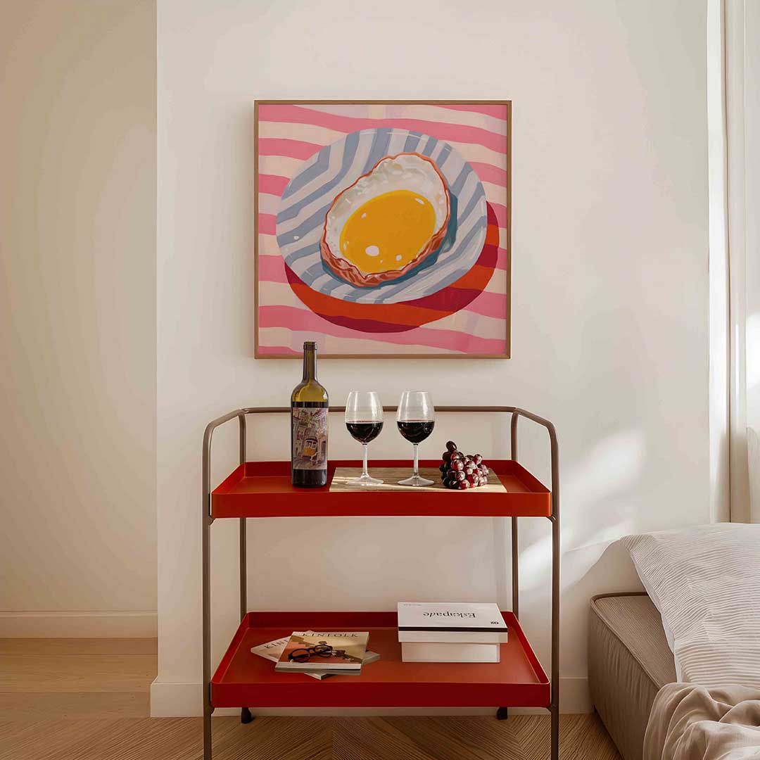 Gebakken ei op gestreept bord – vierkante keuken wanddecoratie van WallArtistic
