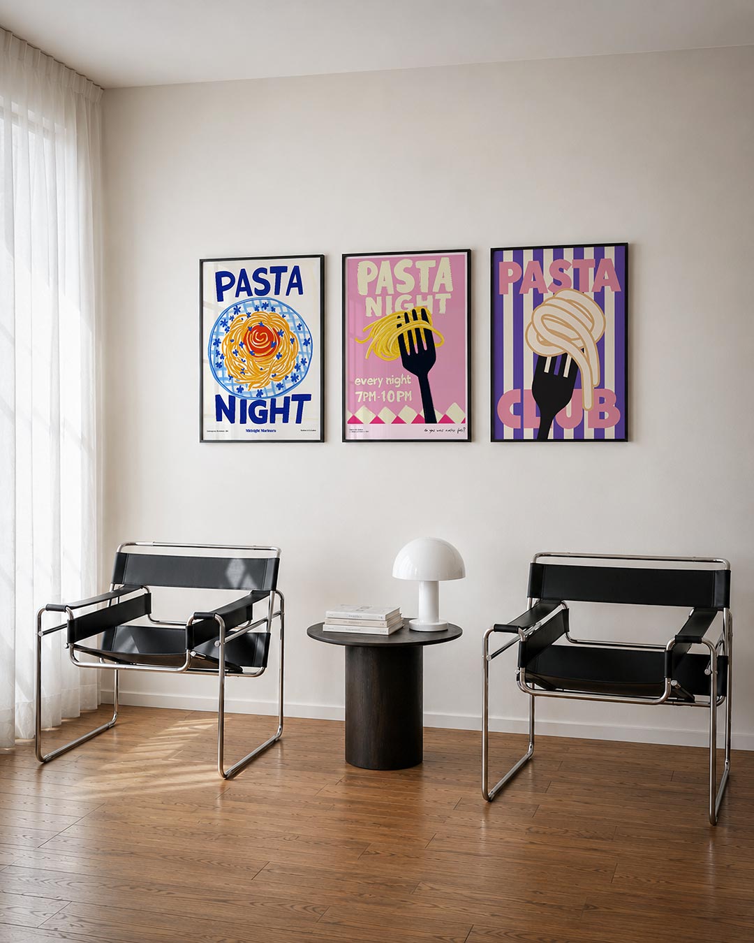 Kleurrijke pastaschotel driedelige posterset – een compositie met een bord vol levendige kleuren