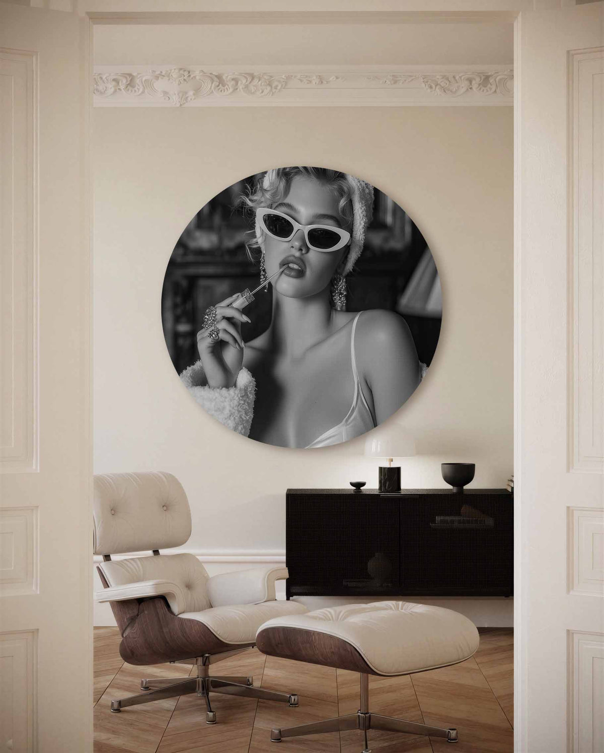 Vrouw met zonnebril – kleurrijke Pop Art muurcirkel voor aan de muur