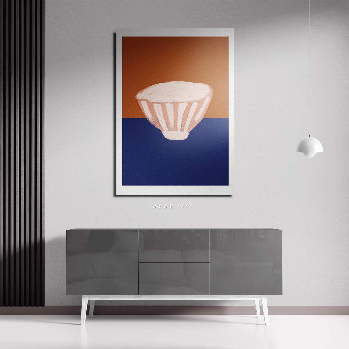 Kleurrijke Kom op Tweekleurige Achtergrond – staande wandkunst voor woonkamer of interieur