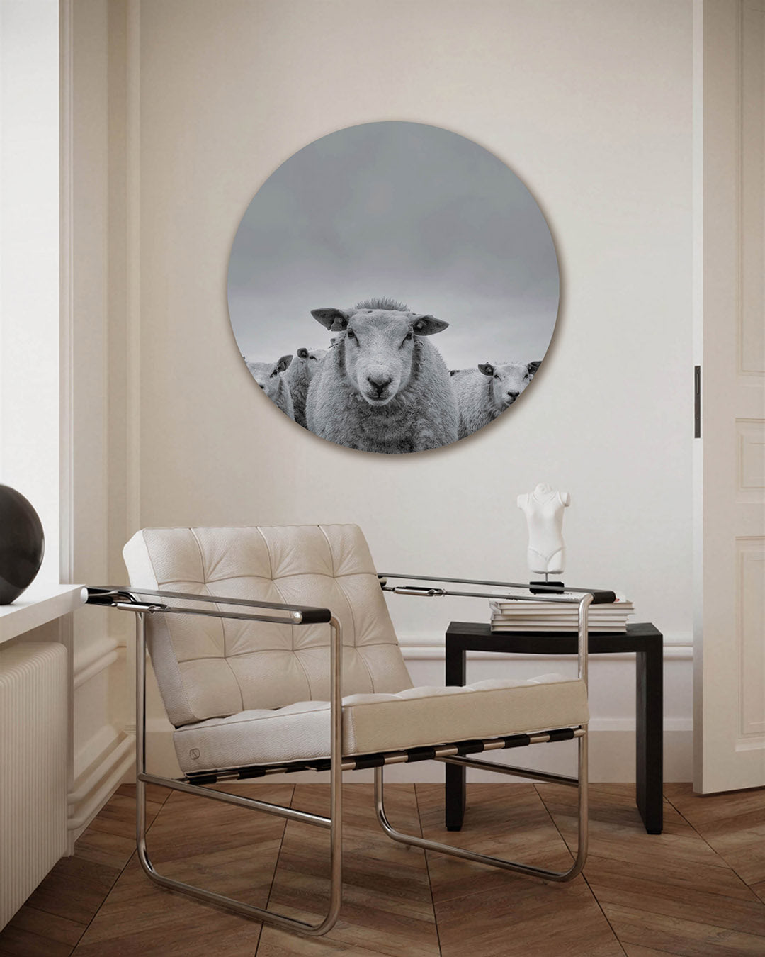 Schapen in zwart wit – fotografie muurcirkel als ronde wanddecoratie