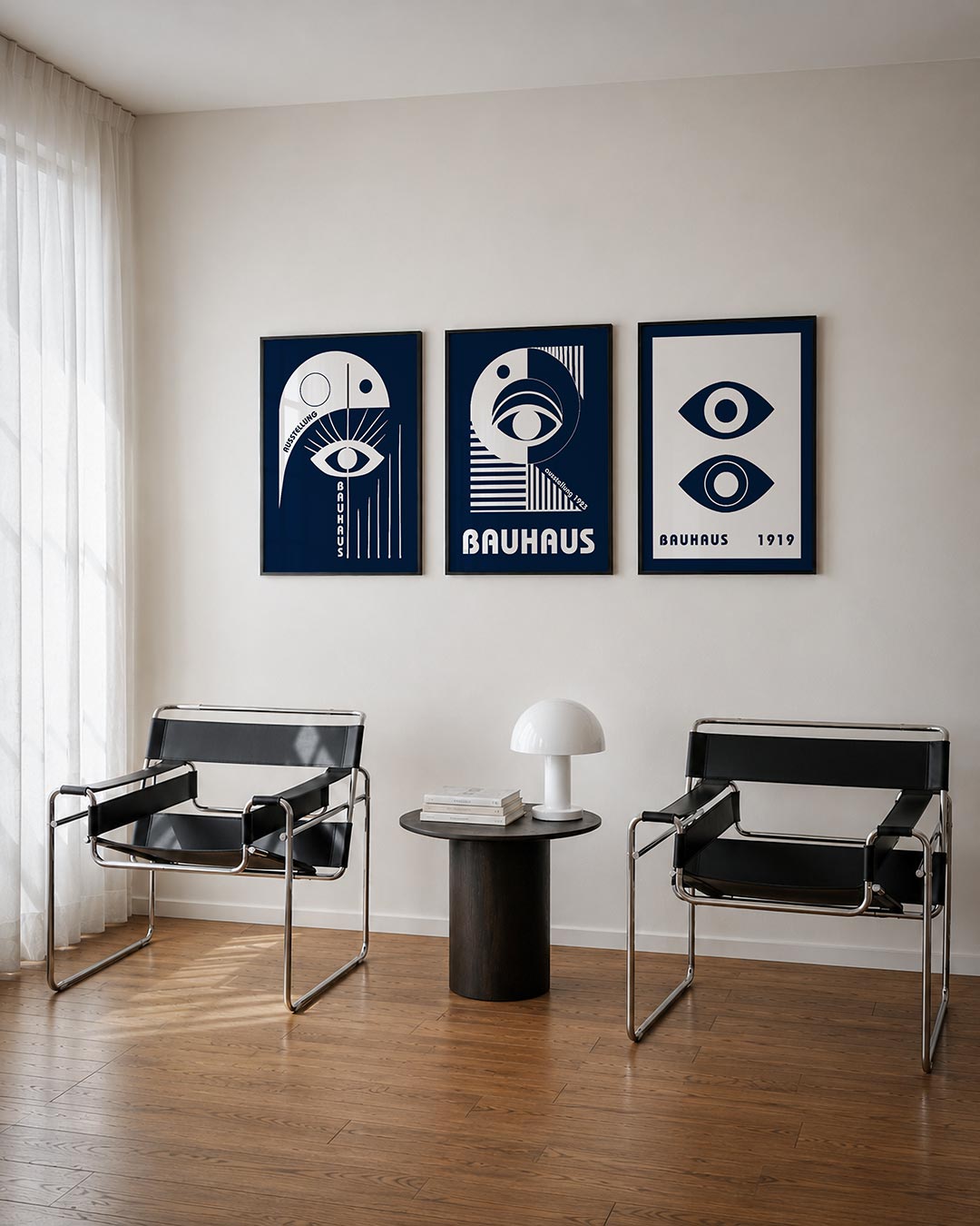 Oog en lijnen driedelige posterset – deze posterset in drie delen toont een spel van witte vormen op een donkerblauwe