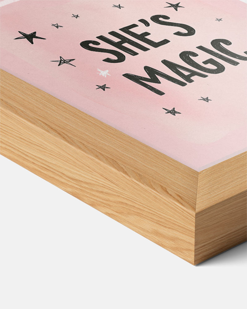 Inspirerende She's Magic – kids poster als vrolijke staande wanddecoratie