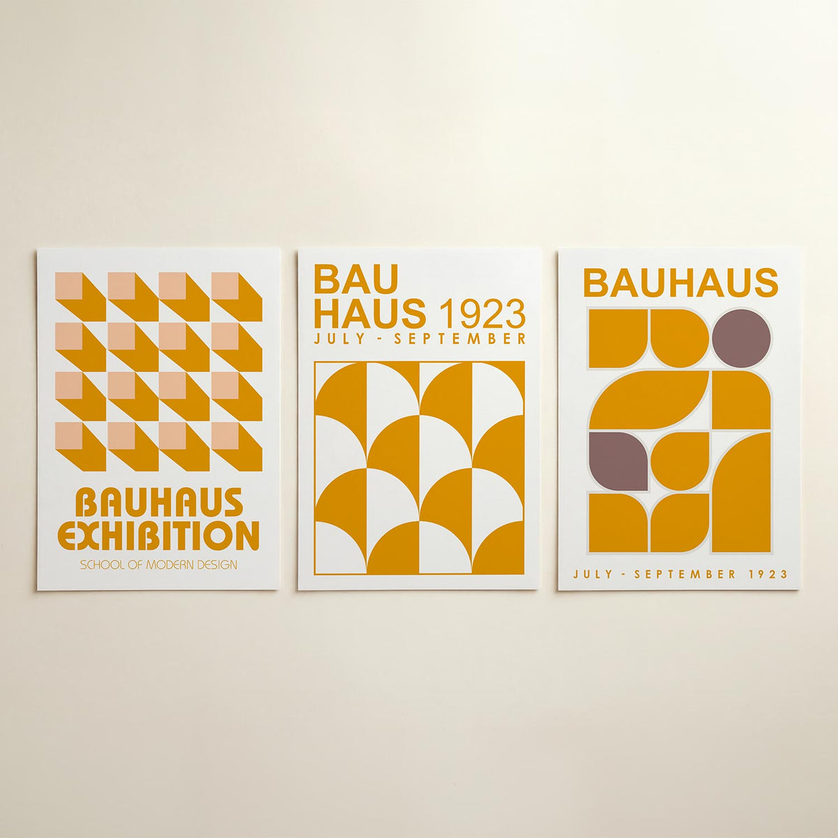 Vormen en schaduwen posterset – detailweergave – deze posterset in drie delen toont een ritmisch patroon van oranje en perzik