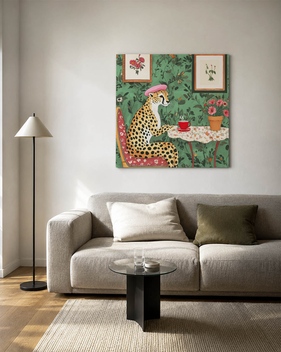 Dromerige dierenkamer kunstwerk – detailweergave – dit kunstwerk toont een dier met een roze hoed, zittend aan een tafel met