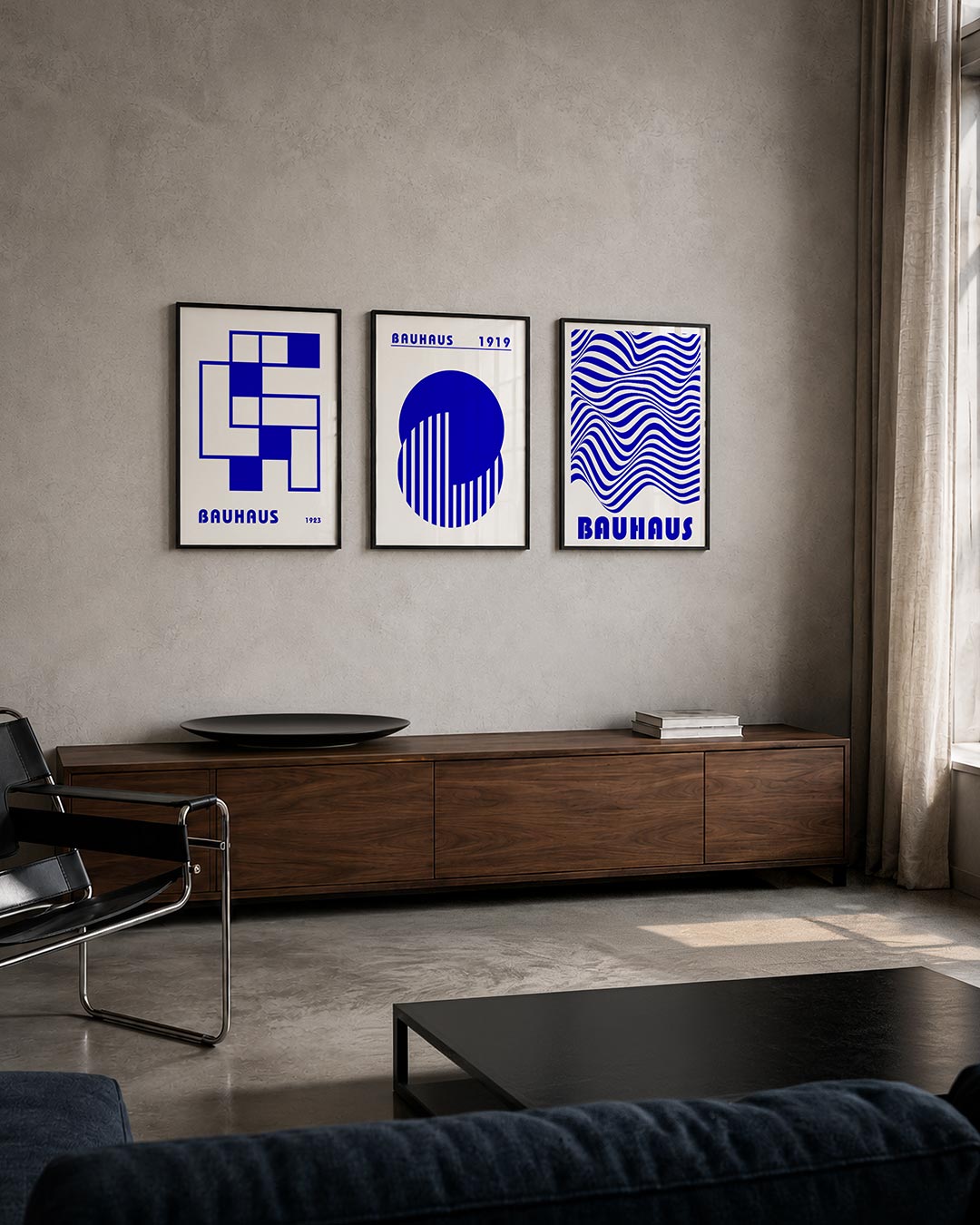 Blauw lijnenspel posterset – tweede productweergave – deze posterset in drie delen toont een dynamisch lijnenspel van blauwe