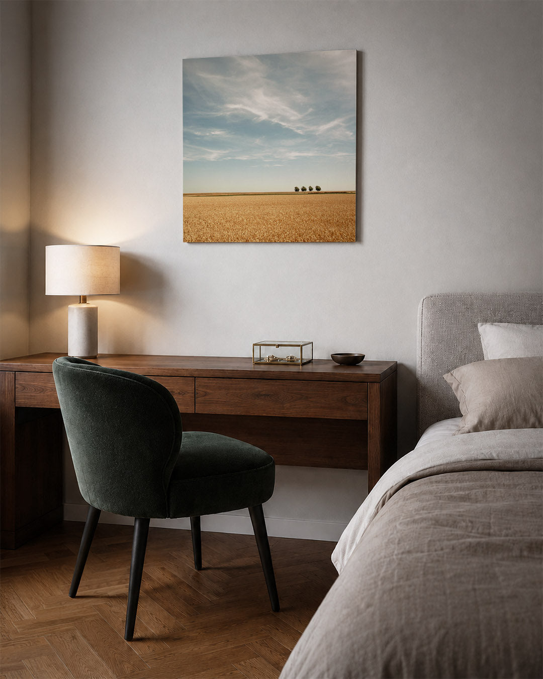 Rustige landschap weergave kunstwerk – sfeerbeeld – deze kunstwerk toont een uitgestrekt veld onder een blauwe lucht met