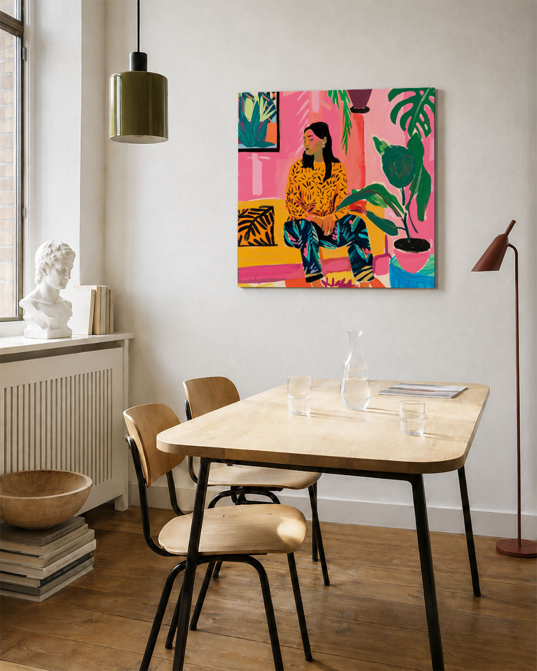 Vrolijke interieur scène kunstwerk – vierkante wanddecoratie – dit kunstwerk toont een kleurrijke scène met een vrouw zittend
