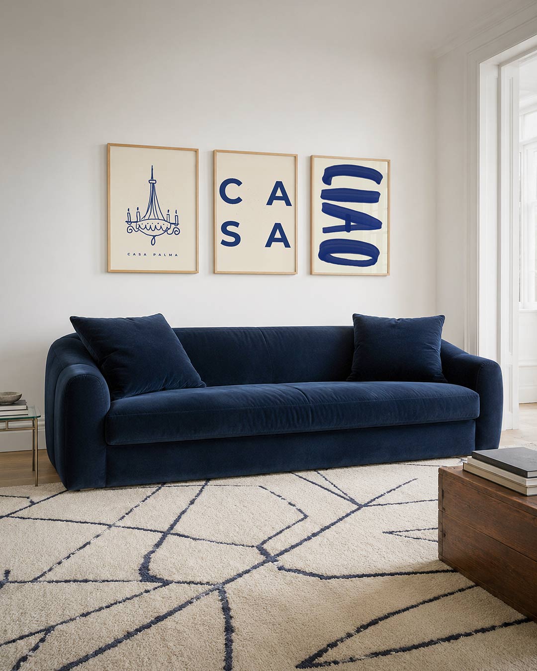 Lijnenspel kroonluchter driedelige posterset – een eenvoudige tekening van een kroonluchter in blauw op