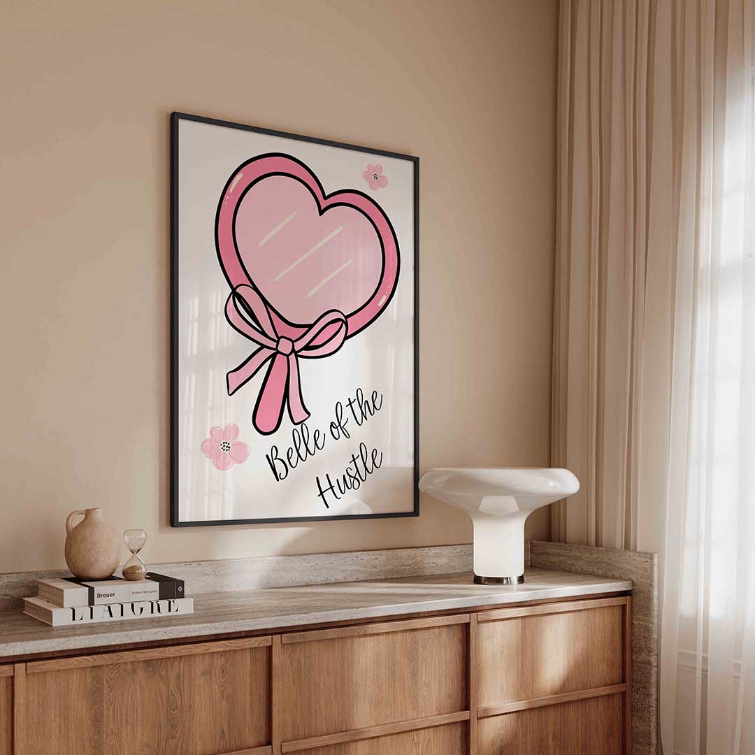 Roze hart met strik – kleurrijke Pop Art poster in staand formaat