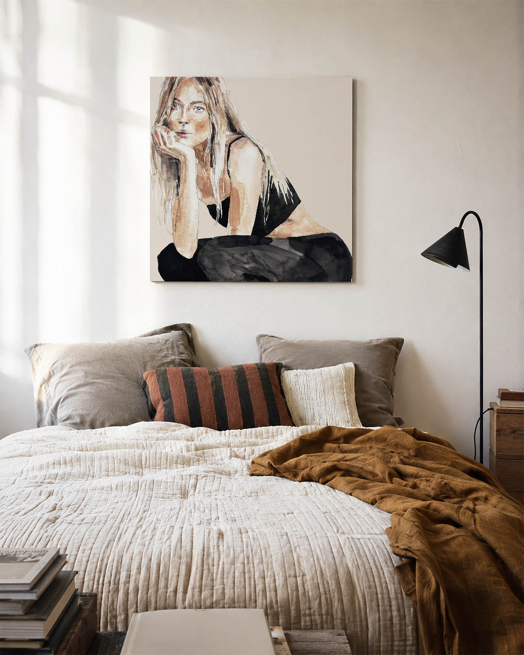 Vrouwelijke contouren kunstwerk – detailweergave – dit kunstwerk toont een vrouw in een ontspannen pose met zachte lijnen en