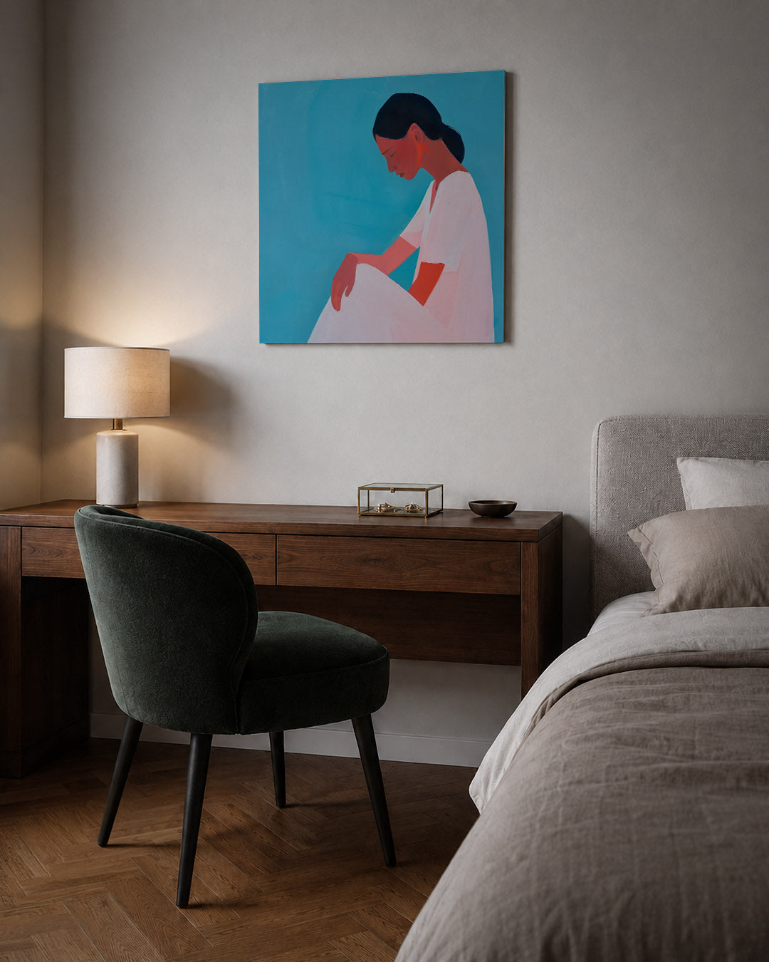 Vrouwelijke silhouet kunstwerk – sfeerbeeld – dit werk toont een vrouw in profiel tegen een blauwe achtergrond. De compositie