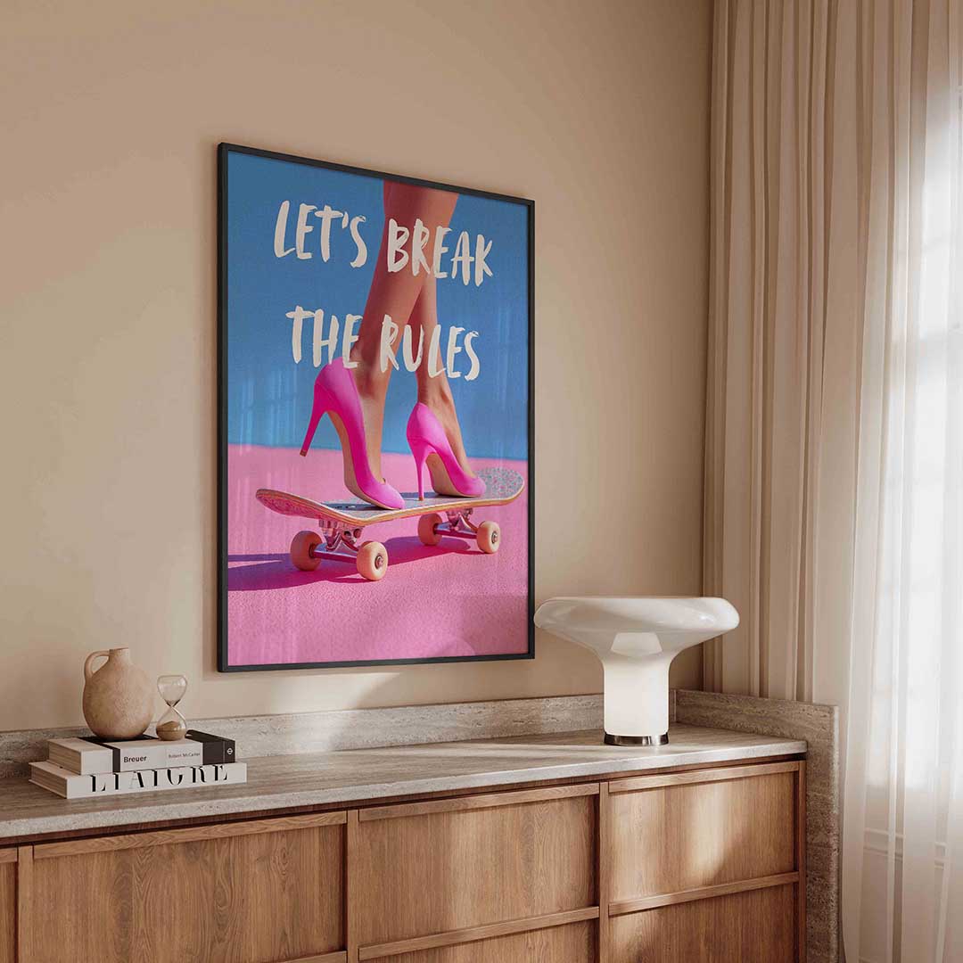 Skateboard en hakken – kleurrijke Pop Art poster in staand formaat