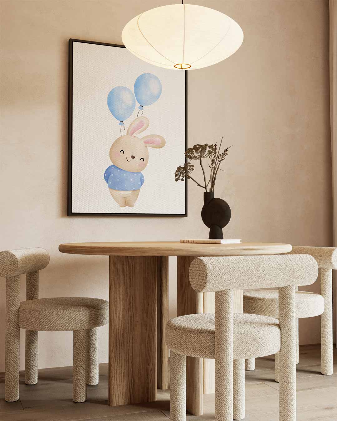 Vrolijk Konijntje met Ballonnen – staand kunstwerk voor modern interieur