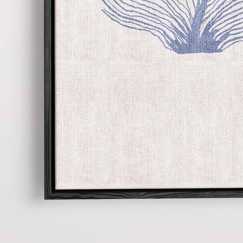 Abstracte Zeewaaiers Blauw – kunstwerk met zwarte baklijst