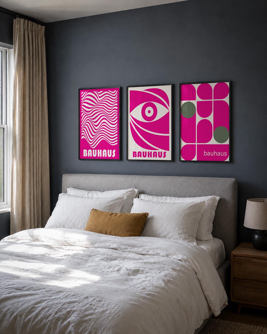 Golvend lijnenspel posterset – detailweergave – deze posterset in drie delen toont levendige roze en witte golvende lijnen