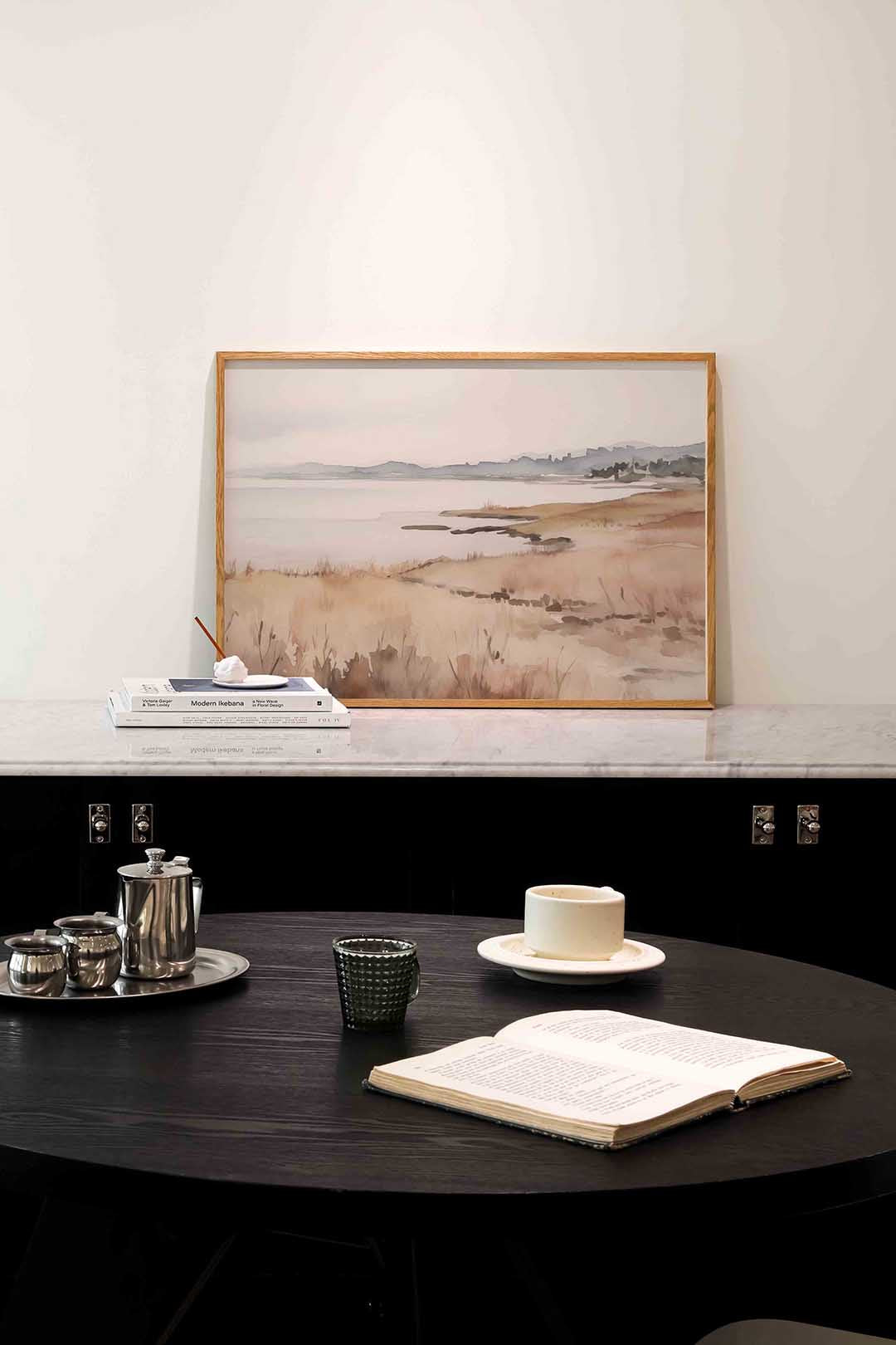 Landschap met water en heuvels – abstracte poster in liggend formaat