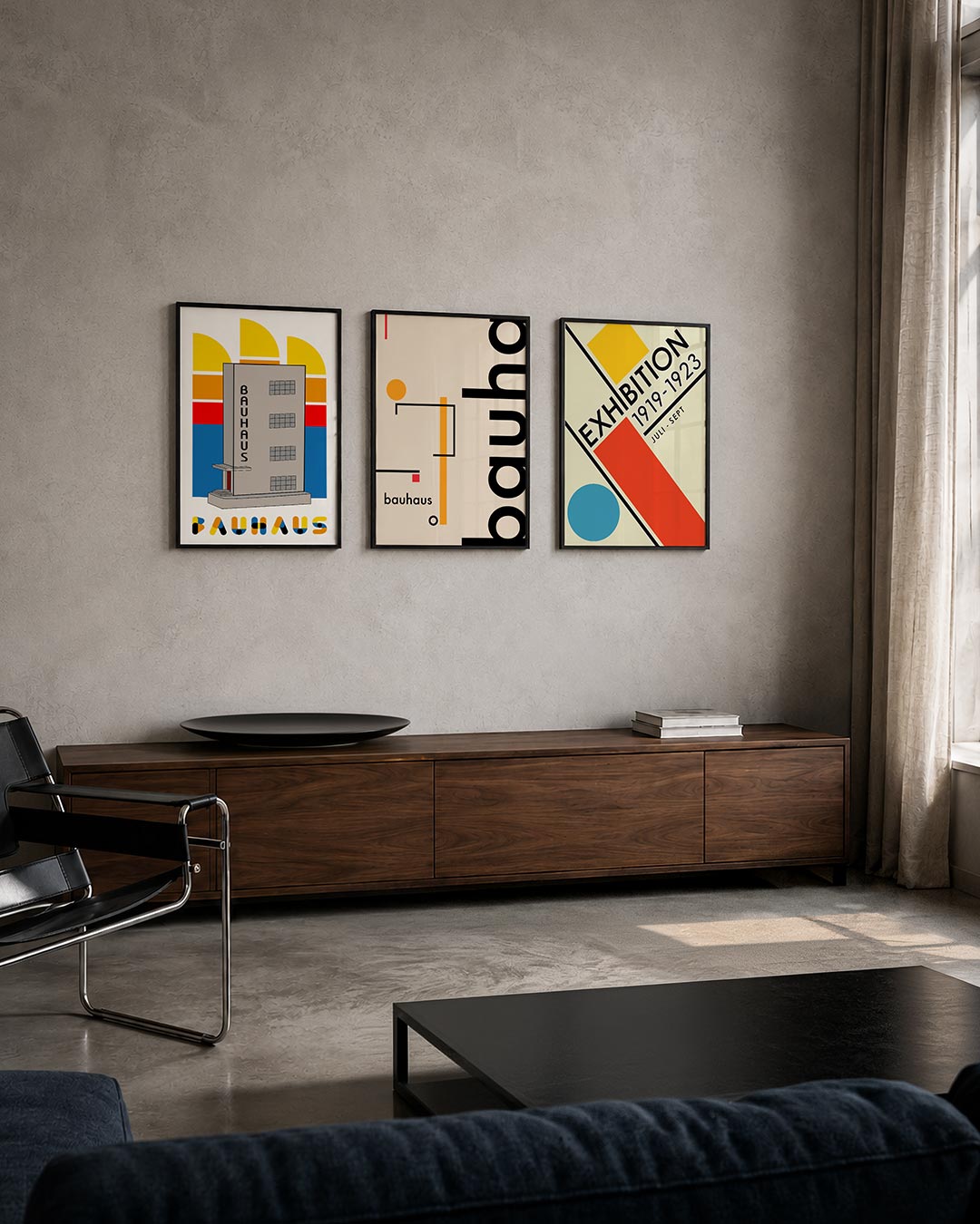 Kleur en vormenspel posterset – tweede productweergave – deze posterset in drie delen toont een gebouw met strakke lijnen en