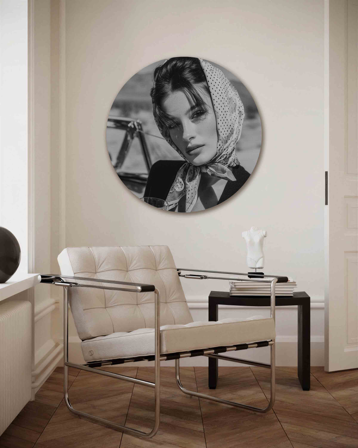 Vrouw met sjaal – Pop Art muurcirkel als ronde wanddecoratie