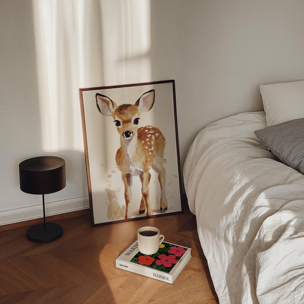 Schattige Hertenkalf – staande kinderkamer wanddecoratie van WallArtistic