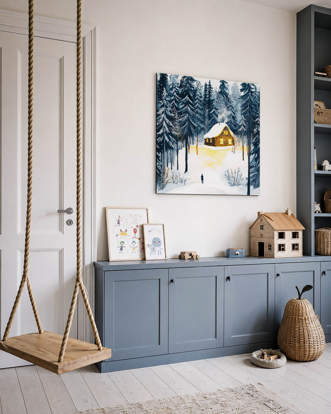 Winterse boslandschap kunstwerk – vierkante wanddecoratie – een wintertafereel met een houten huisje omgeven door hoge
