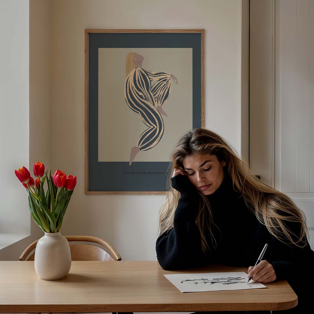 Moderne Kunstzinnige Vrouw – staande muurposter voor een modern interieur
