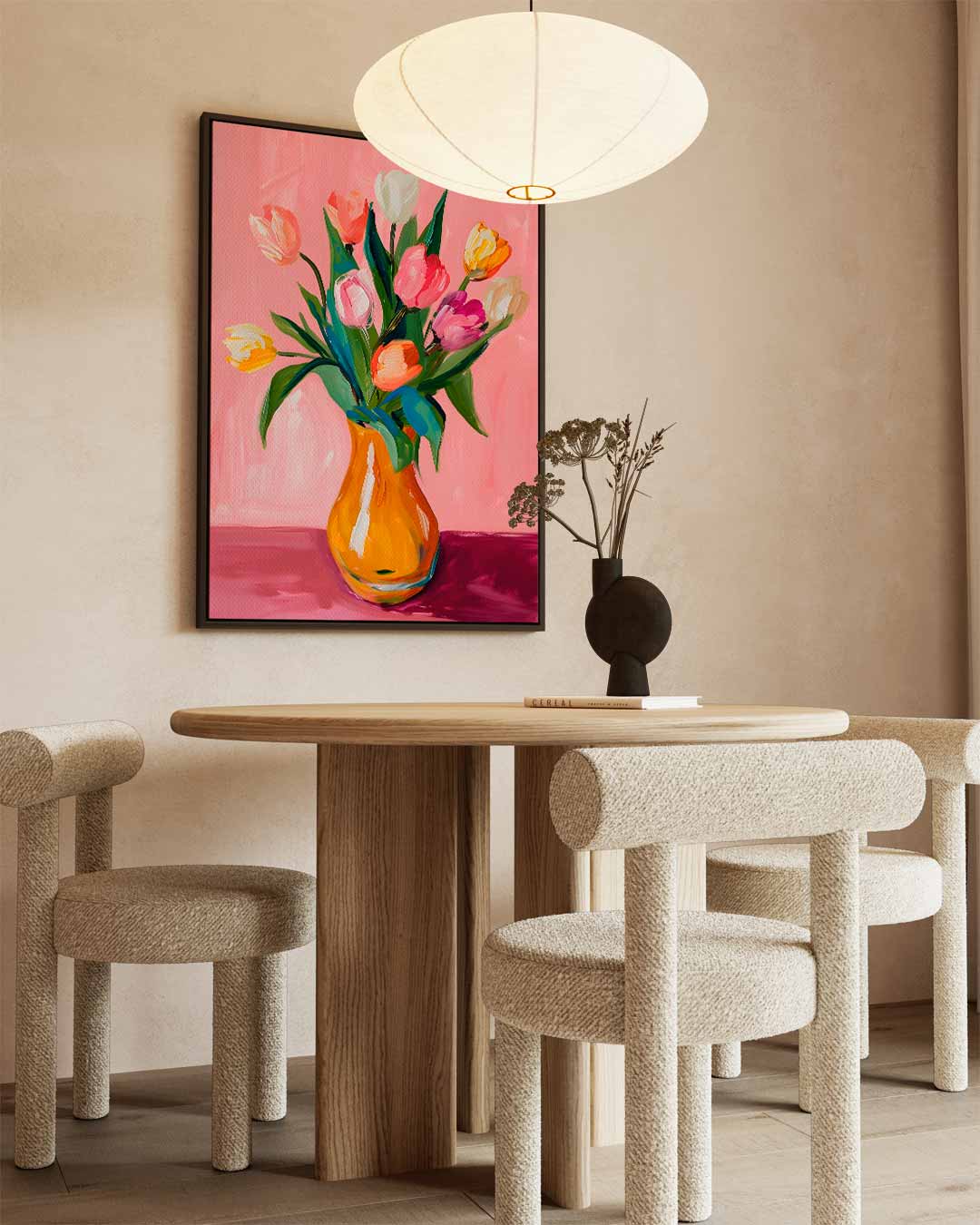 Vrolijk Tulpenboeket op Roze Achtergrond – dibond wanddecoratie in staand formaat