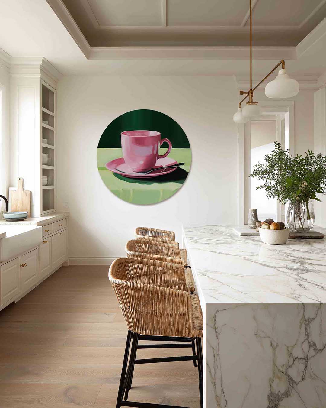Roze kopje op groene achtergrond – abstracte muurcirkel als ronde wanddecoratie