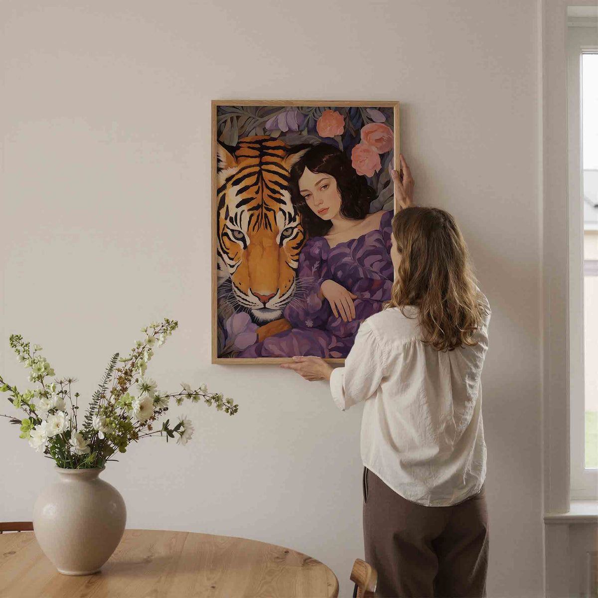 Tijger en vrouw – botanische wandkunst als portret poster