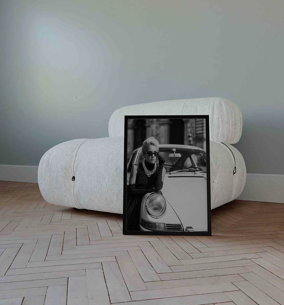 Vrouw met auto – Pop Art wandkunst als portret poster