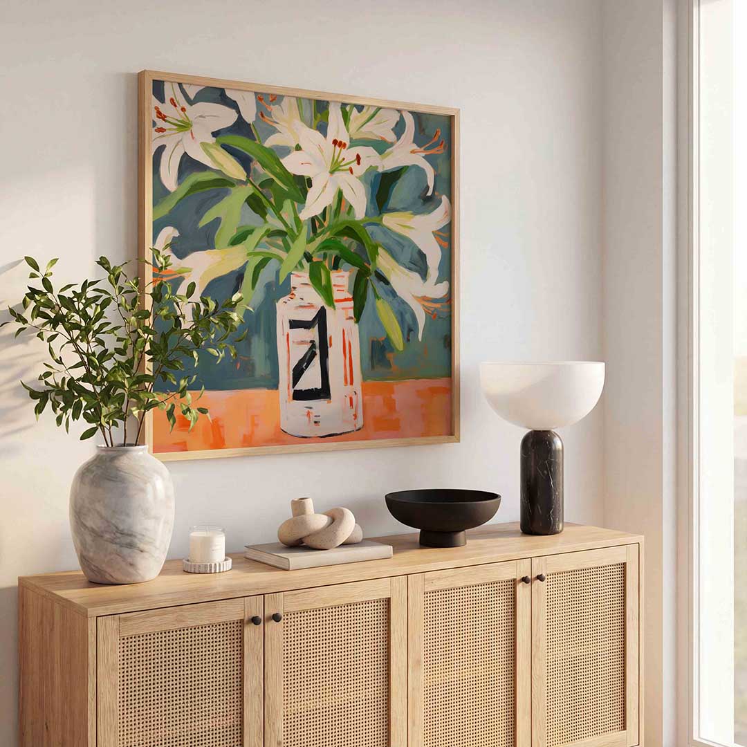 Witte lelies in vaas – vierkante jungle wanddecoratie van WallArtistic