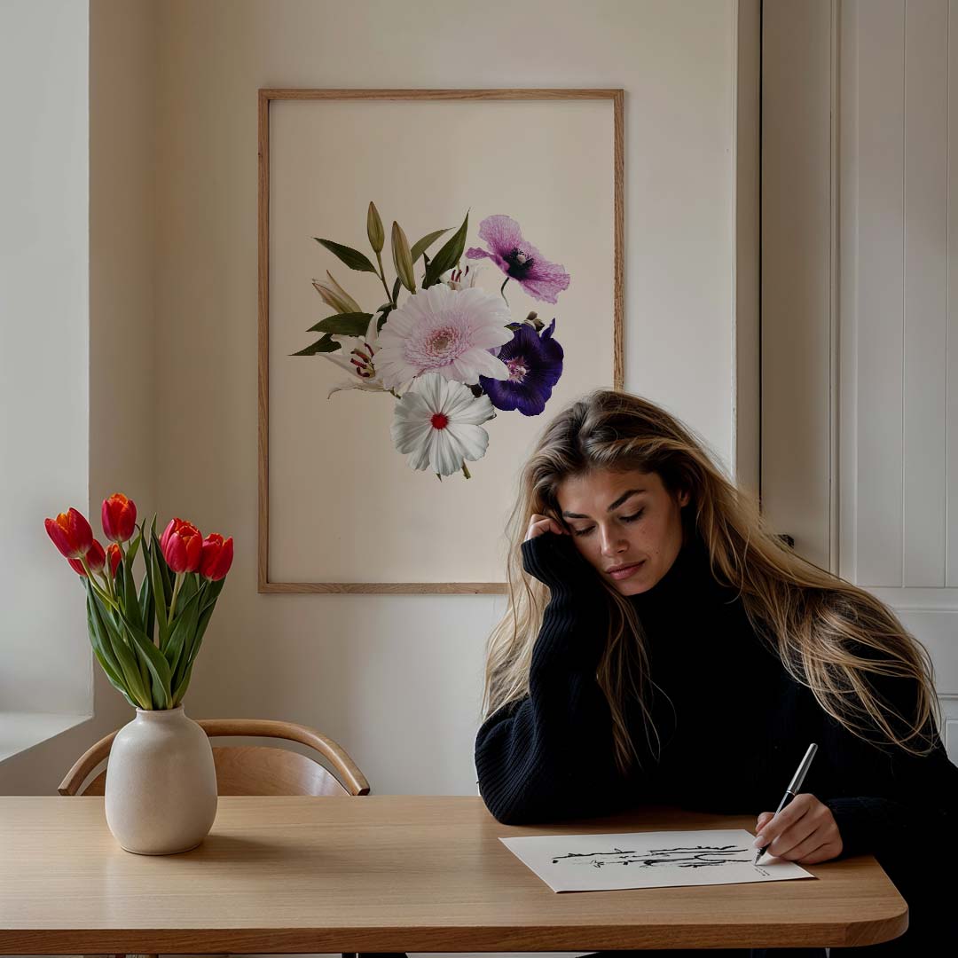 Bloemenpracht op Beige – staande muurposter met tekst en typografie