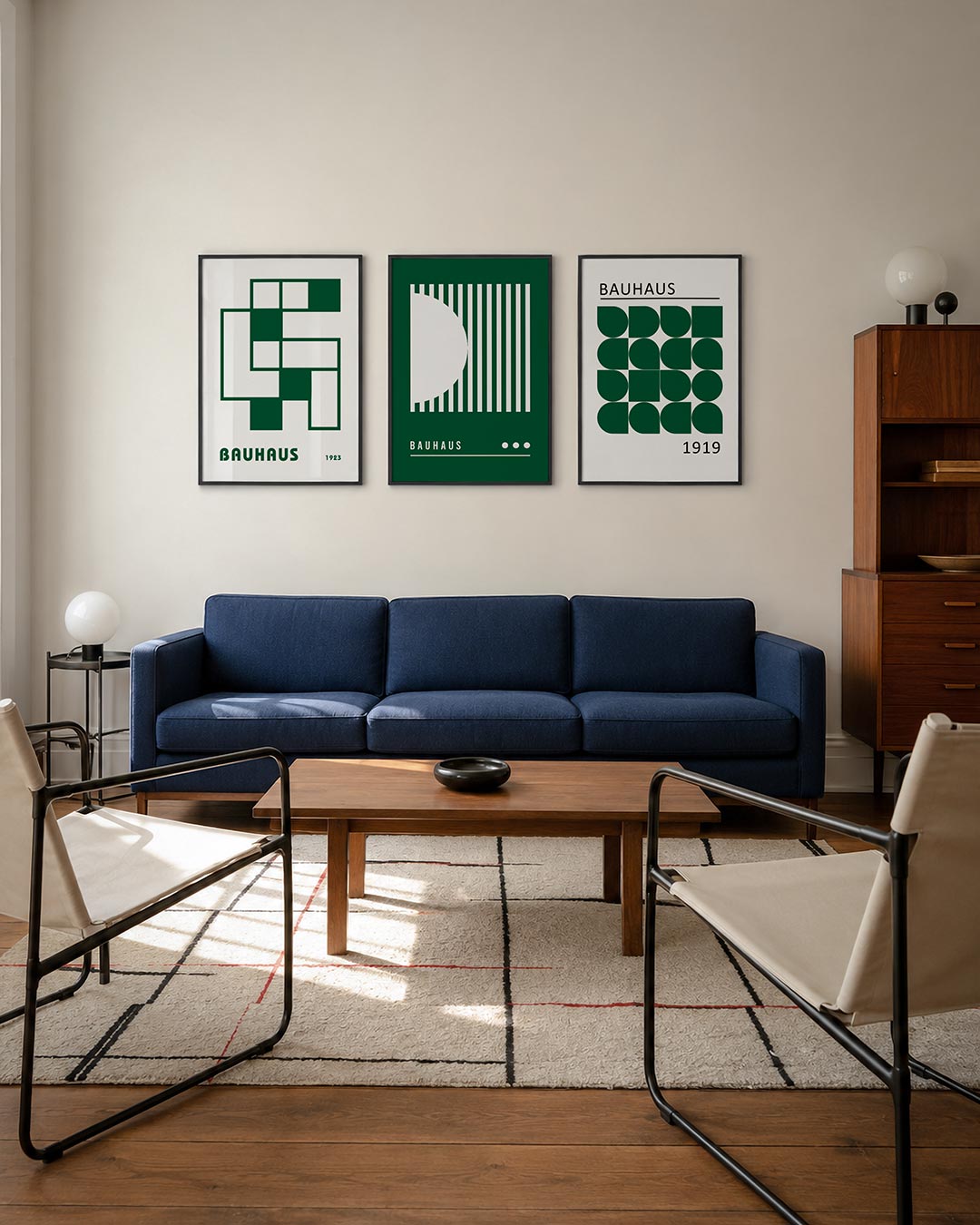 Vorm en lijnenspel driedelige posterset – deze posterset in drie delen toont een dynamisch spel van groene rechthoeken en