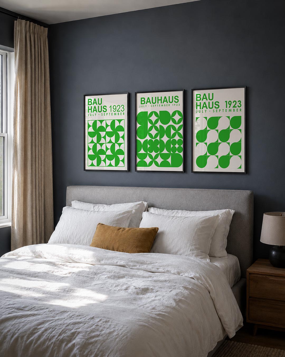 Groene vormenritme posterset – detailweergave – deze posterset in drie delen toont een levendig spel van groene en witte