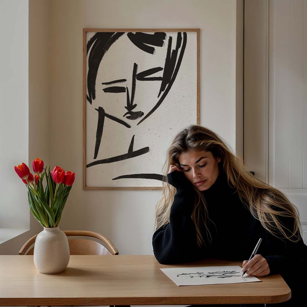 Minimalistische Portretposter – staande vrouwelijke wanddecoratie van WallArtistic