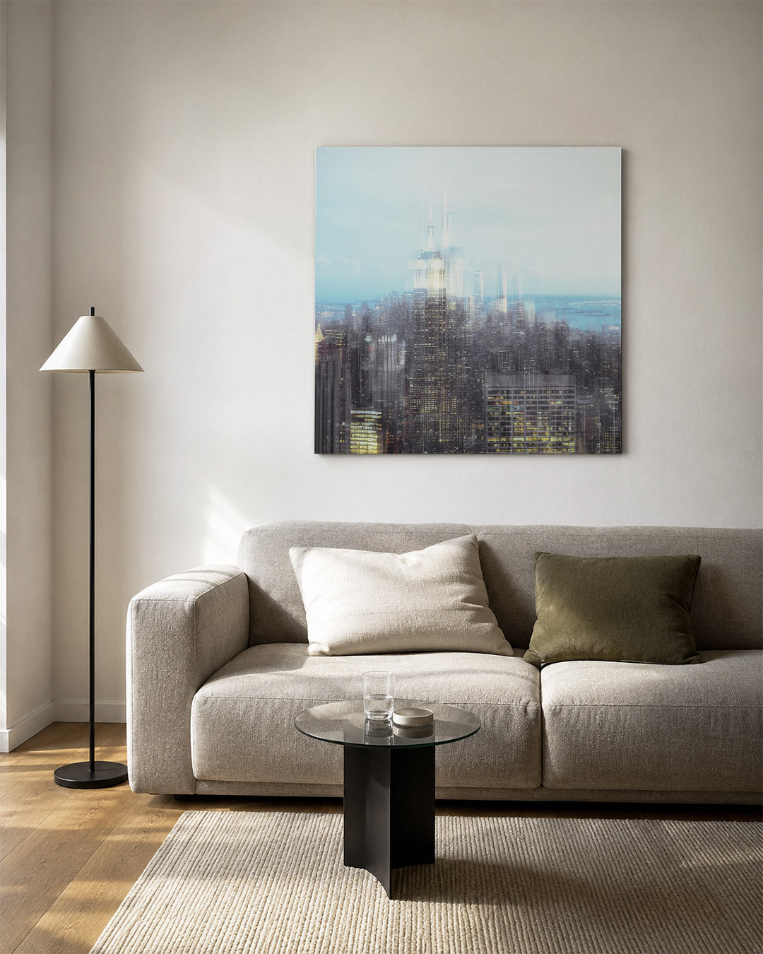 Stedelijke droom kunstwerk – vierkante wanddecoratie – deze kunstwerk toont een vervaagde skyline met hoge gebouwen die in