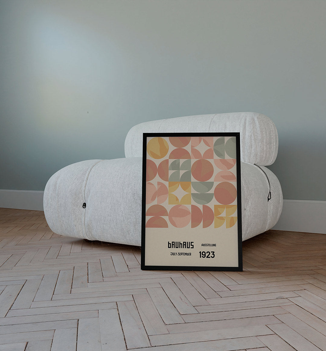 Vormritme en kleurvlakken – staande Bauhaus poster voor aan de muur