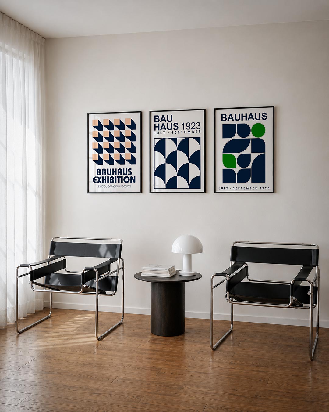 Vorm en schaduw driedelige posterset – deze posterset in drie delen toont een ritmisch patroon van vierkante kleurvlakken met