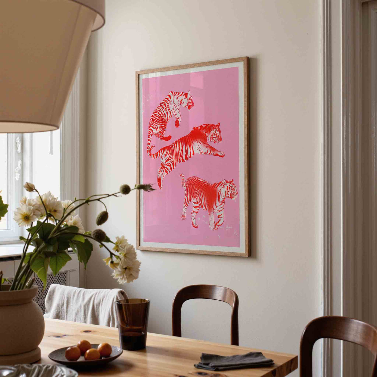 Tijgers op roze – kunst en design poster in portret formaat