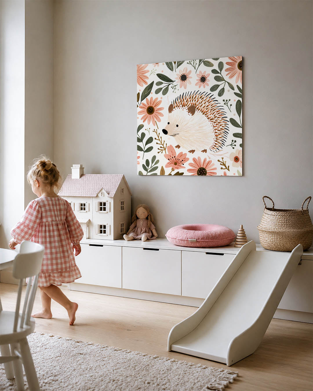 Bloemen en egel kunstwerk – tweede productweergave – dit kunstwerk toont een schattige egel omringd door bloemen en bladeren.