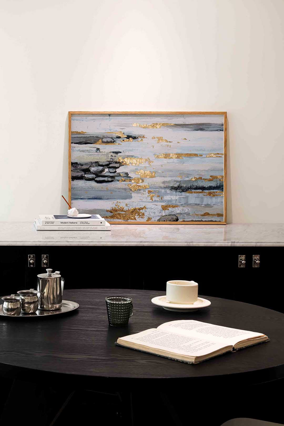 Gouden accenten en stenen – abstracte poster in liggend formaat